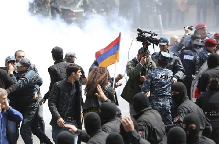 Protests in Armenia continue ahead of vote